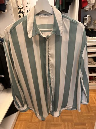 Sfera Oversize Bluse mit Streifen, Grösse M, Top!