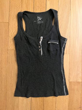 Tanktop grau Knöpfe & Spitze