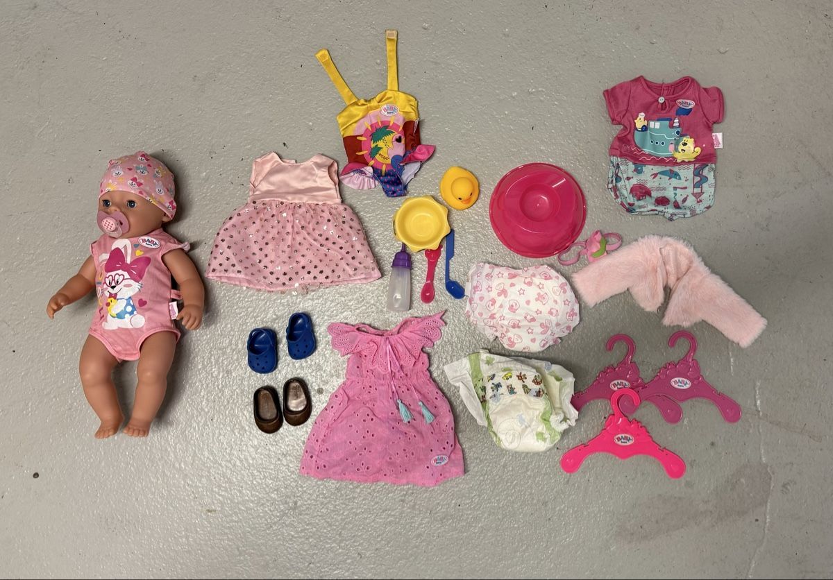 Carrozzine per bambole: Doll stroller + doll and accessories – Usato da Kloten venduto da wer_26t5 5