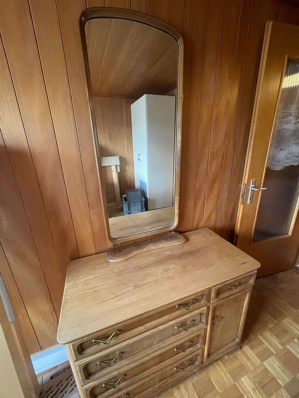 Tavoli da trucco: Holzkommode mit Spiegel – Usato da Zäziwil venduto da barael