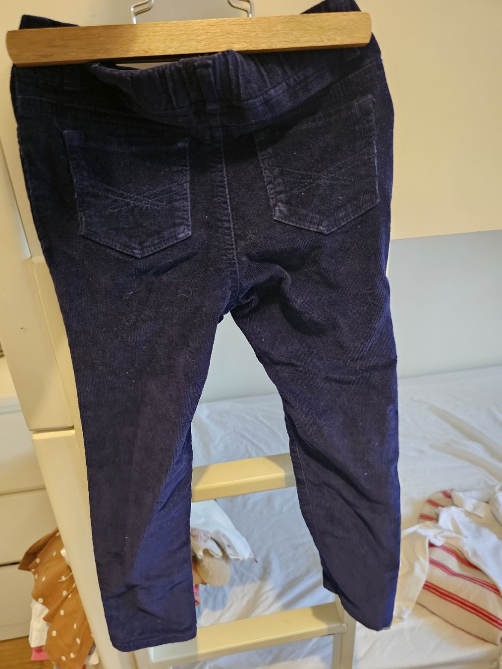Gap Pantaloni: Gap Pull on velvet trousers – Usato da Cologny venduto da Selin34 1