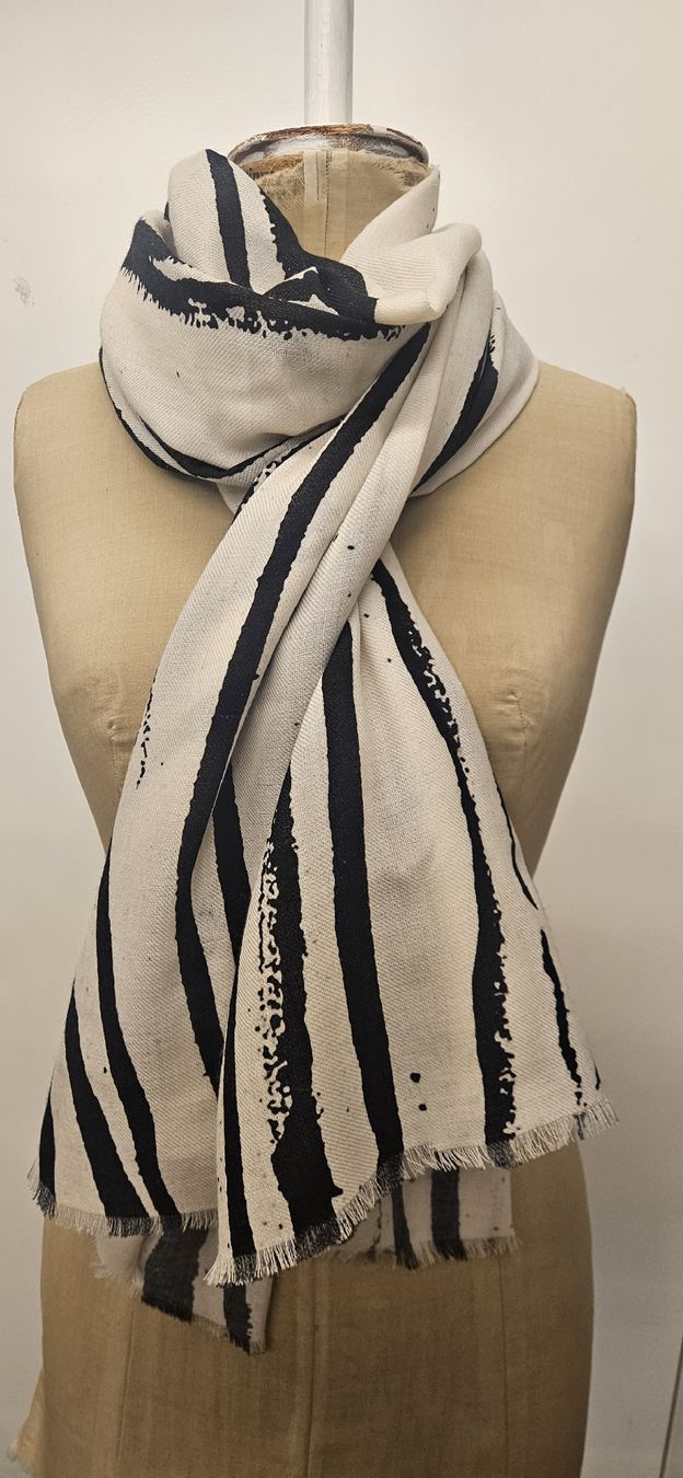 Foulards, Tücher & Schals: Weicher feiner Wollschal "by munch" – Neu (gemäss Beschreibung) aus Luzern von mon_vr75