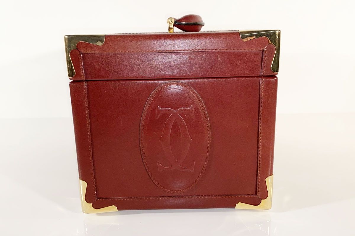 Custodie per cosmetici: Cartier Vanity Case Beauty Case Leder weinrot – Usato da Ballwil venduto da ClassicGallery 4