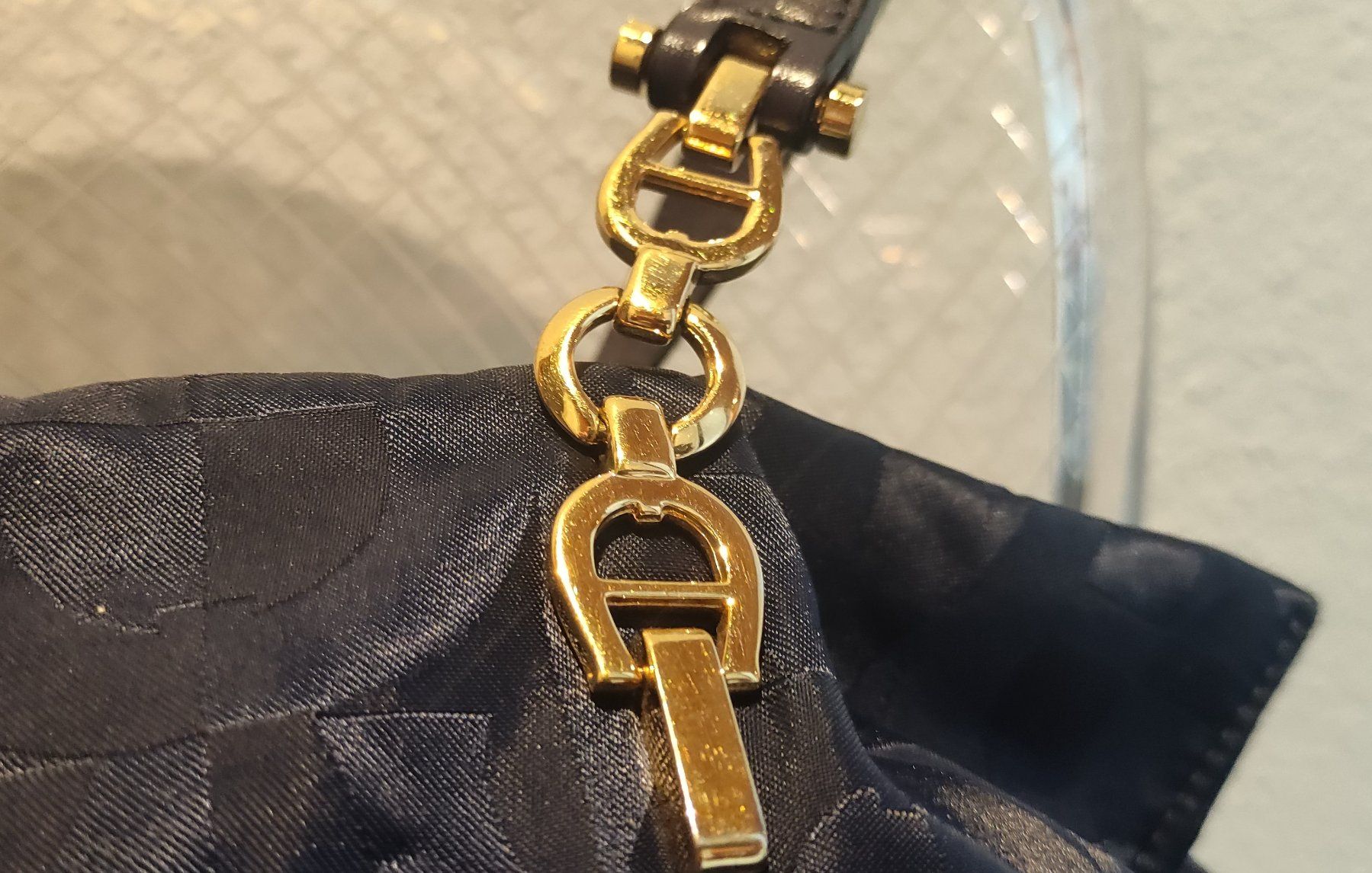 Aigner Borse: Aigner bag – Usato da Zug venduto da LindaManga 3