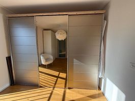 Kleiderschrank