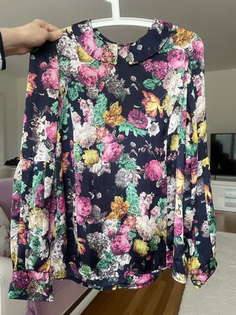 Bluse Misra Blumenmuster dunkelblau Grösse S neuwertig