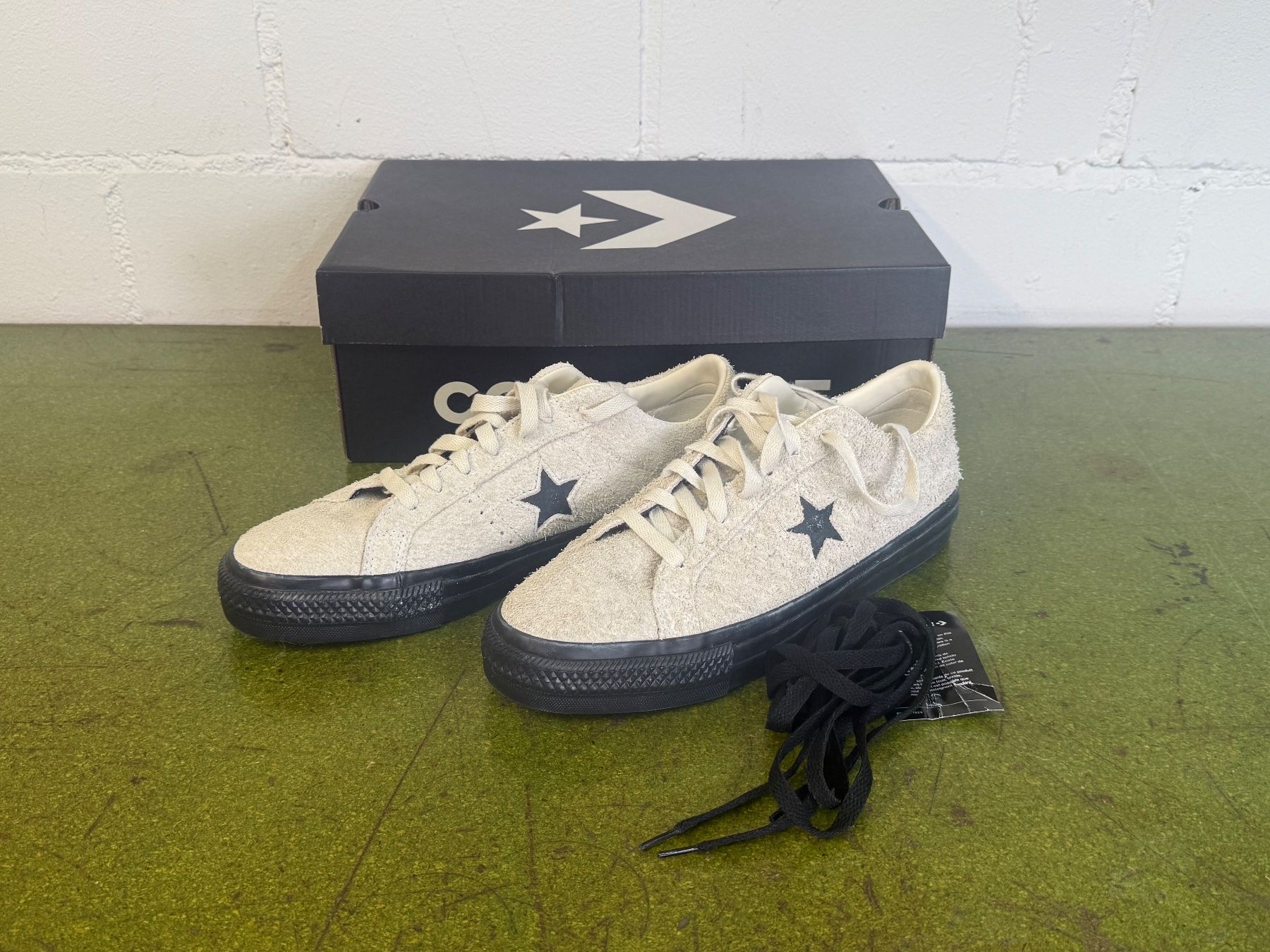 Converse Scarpe da uomo: Converse One Star Limited Edition – Nuovo (secondo la descrizione) da Bättwil venduto da Partner3