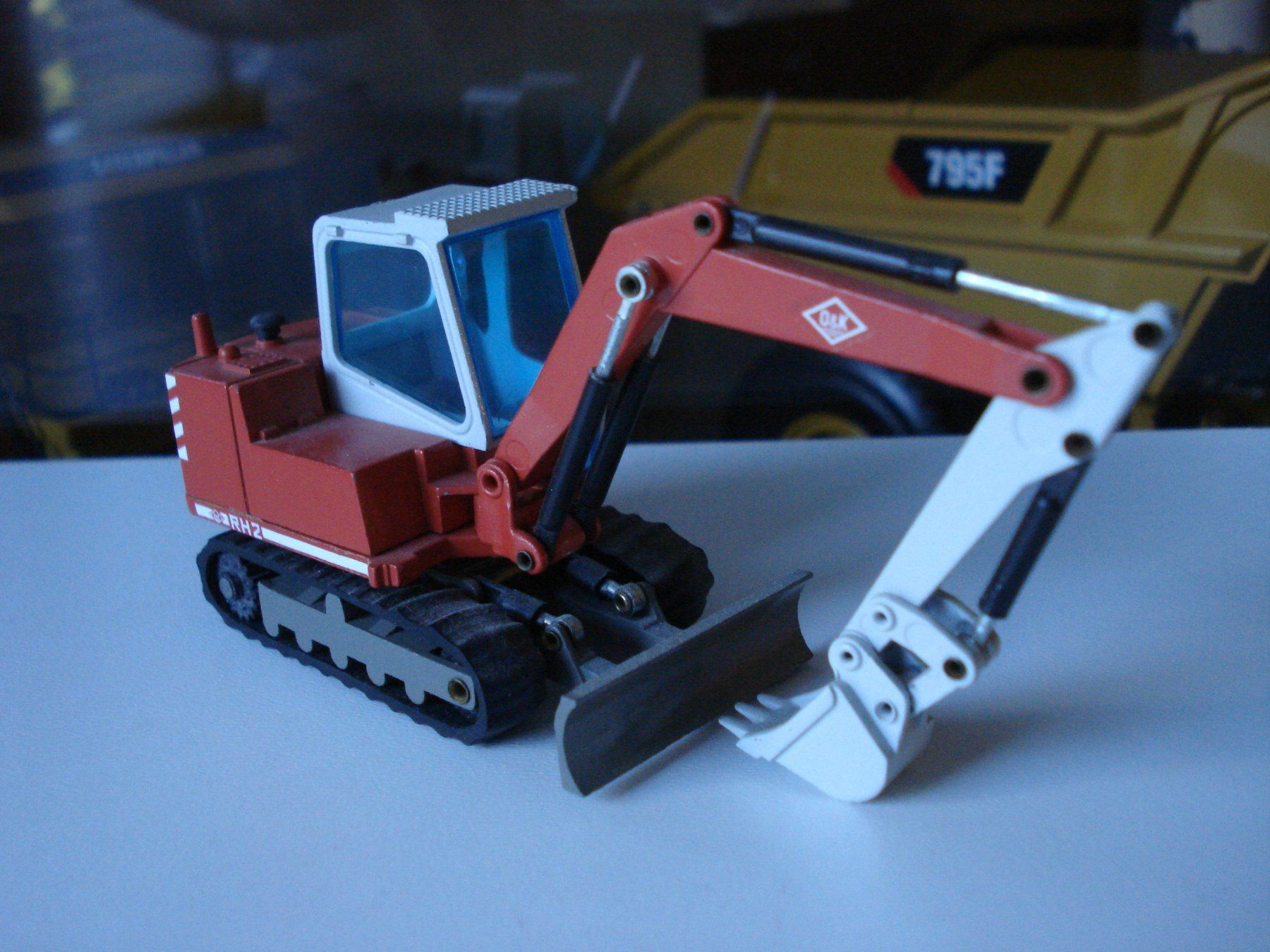 Kits de montage: O&KM RH 2 Raupenbagger – Neuf (Voir description) à Mitlödi par worker04 3