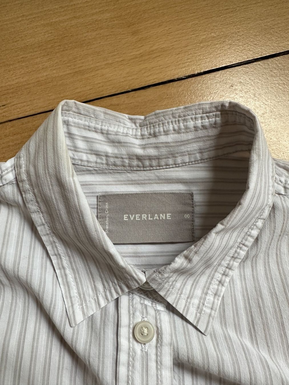Camicette: EVERLANE - Bluse weiss-grau gestreift XS – Usato da Zürich venduto da Diazaio 3