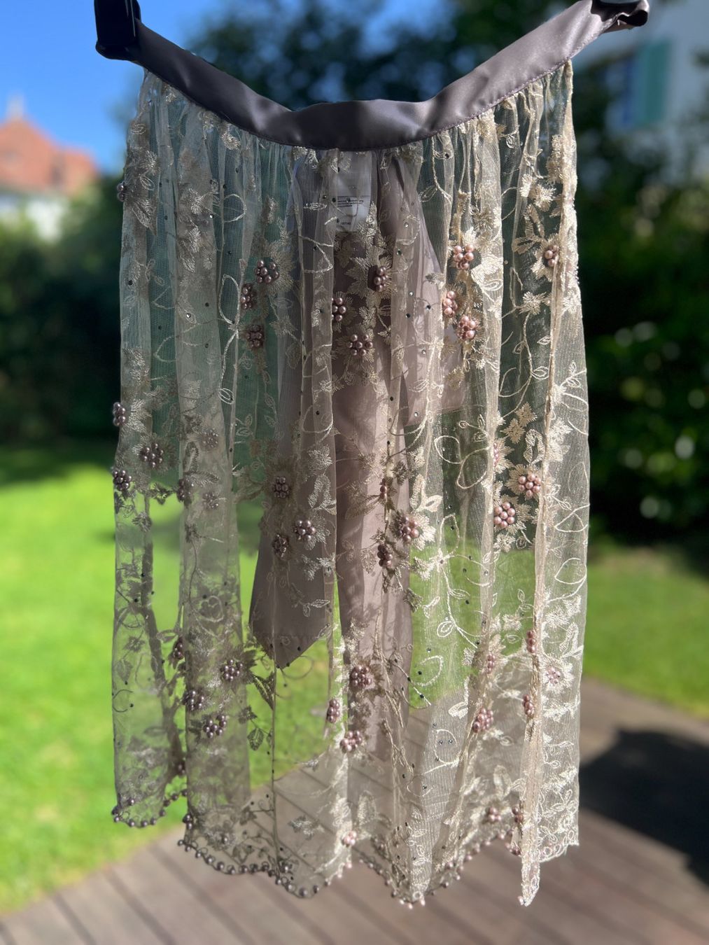 Costumi tradizionali: Edle Dirndl Schürze von Krüger in Gr 34 / XS – Usato da Wallisellen venduto da Val1990