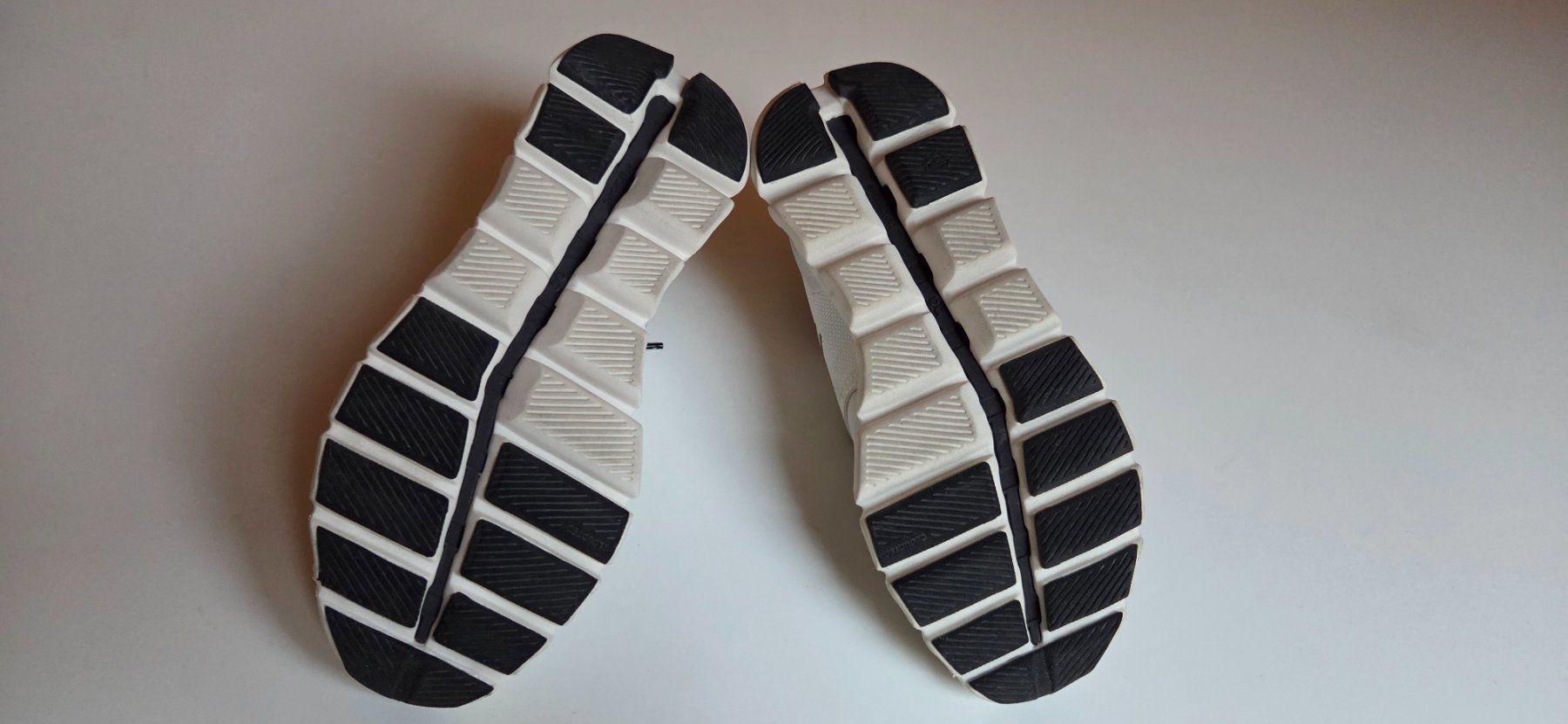 On Scarpe da donna: On Cloud X 39 weiss – Nuovo (secondo la descrizione) da Escholzmatt venduto da taste86 2