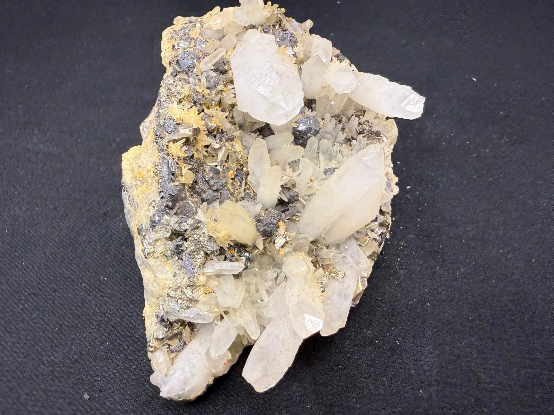 Minerali & Pietre curative: Quarz mit Pyrit und Galena – Usato da Schinznach Bad venduto da Demerald 8