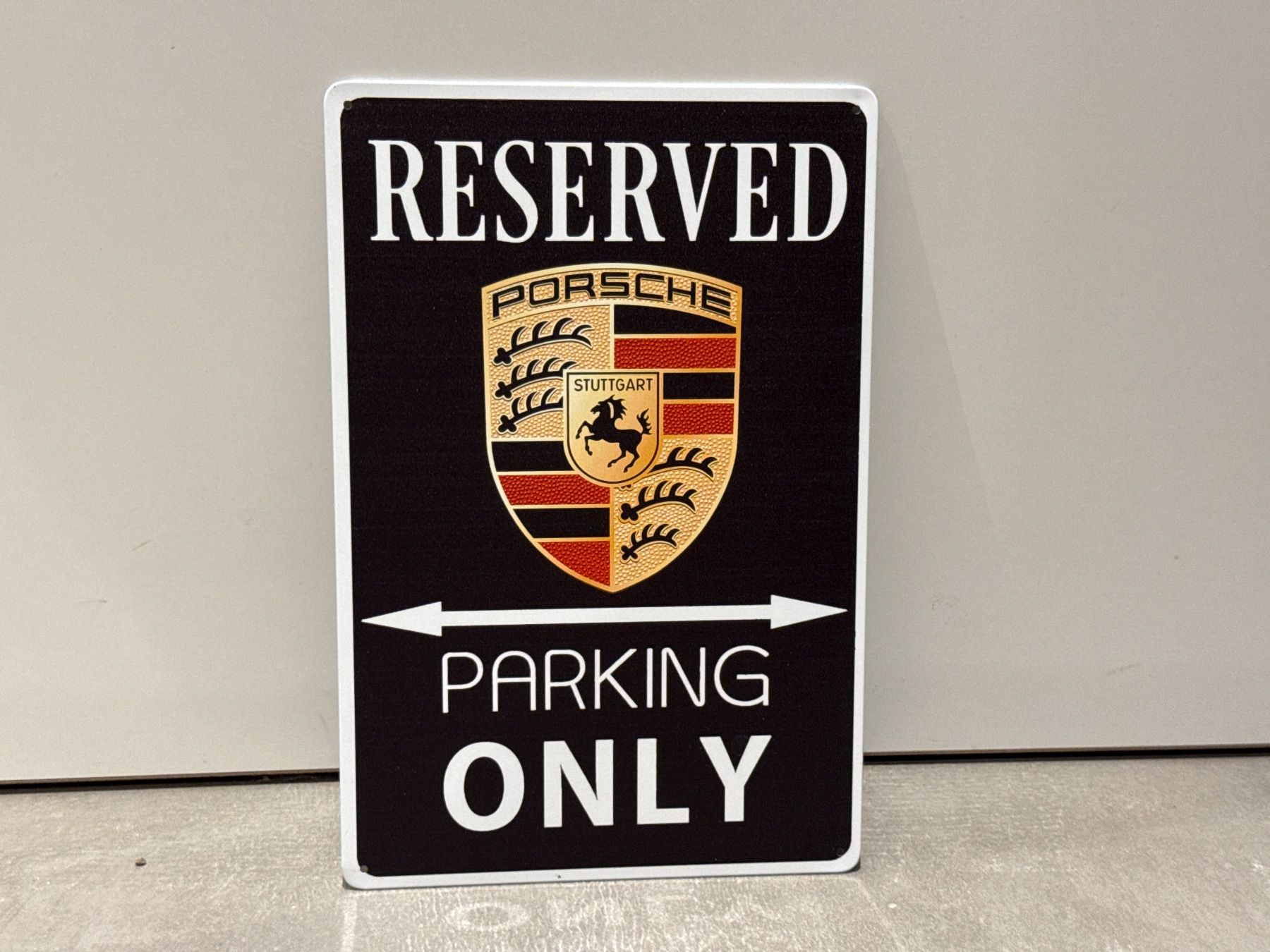 Porsche Insegne: PORSCHE Parking ONLY Schild Blech TOP ANGEBOT % NEU – Nuovo e nell'imballaggio originale da Seon venduto da Aaargauer01 8