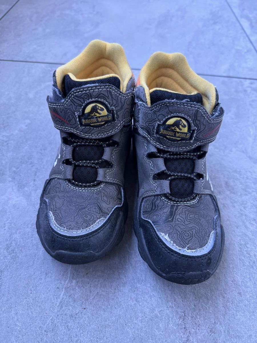 Scarpe per ragazzi: Jurassic World Winter Schuhe, Grösse 30 – Usato da Belp venduto da Zeyzey09 1