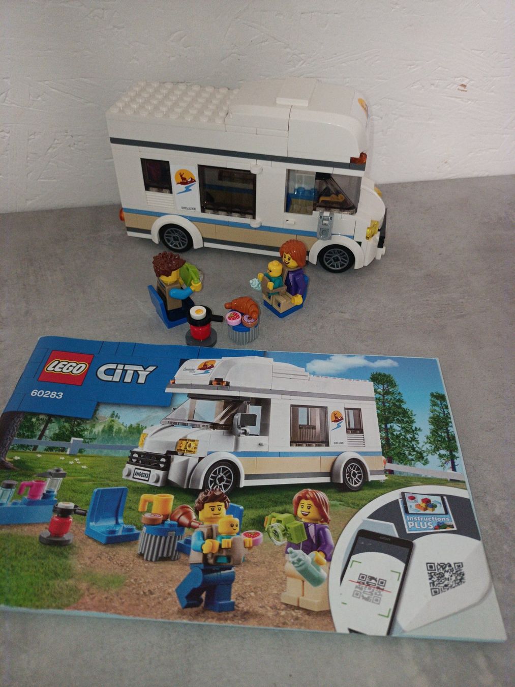 Lego Giocattoli: LEGO City Wohnmobil 60283 – Usato da Kaisten venduto da BigGamer79