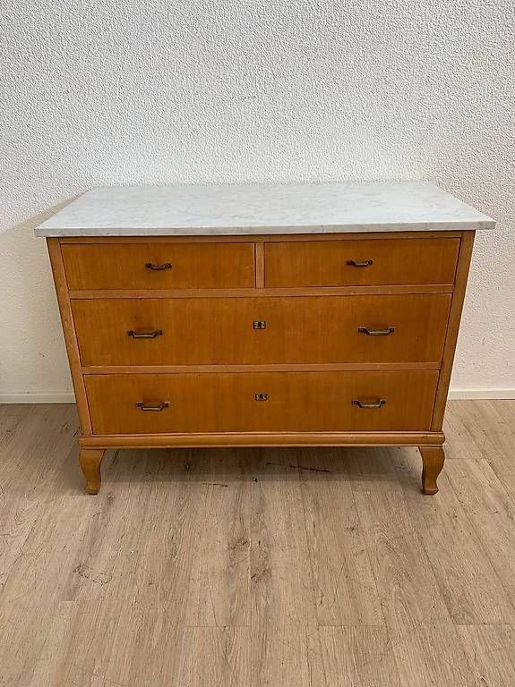 Commodes: Antike Vintage Holz Kommode mit Marmorplatte – D'occasion à Obernau par Arche_Noah_Brocki