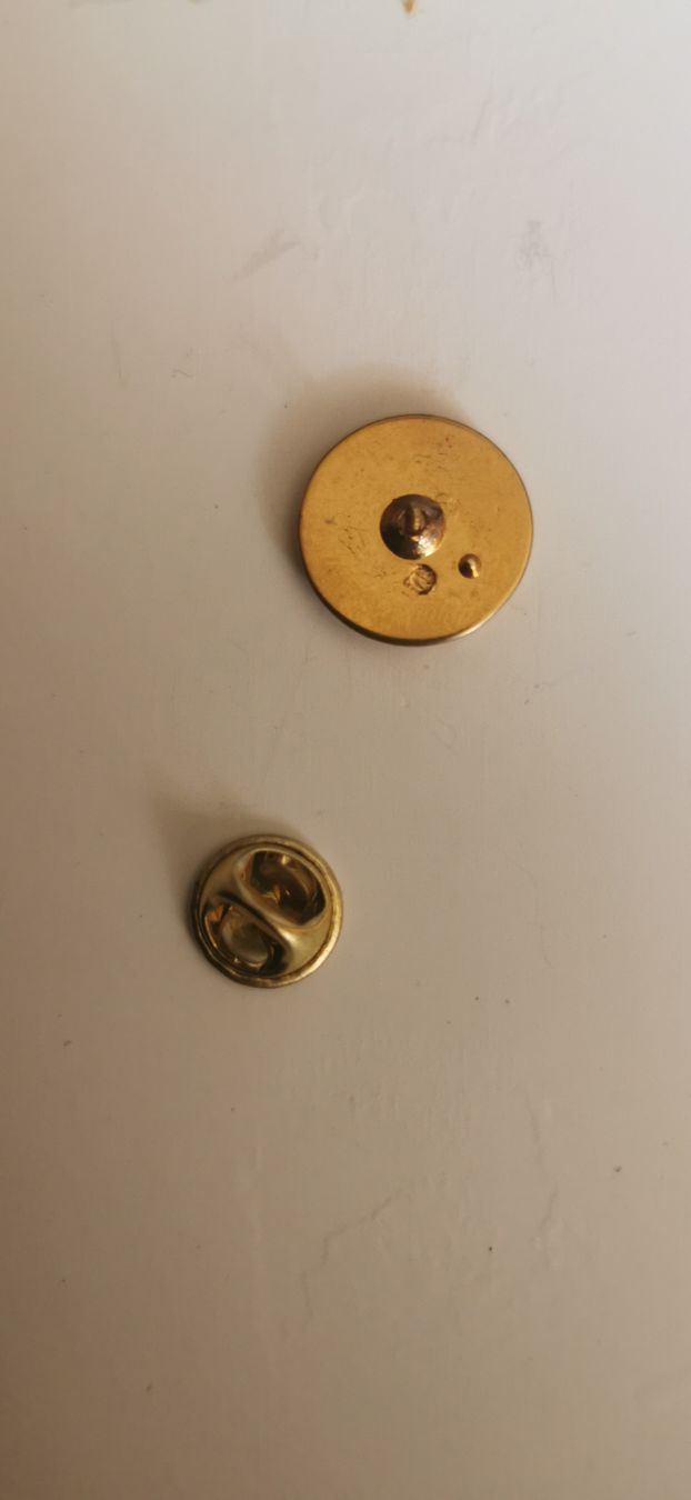 Placchette & Badge: Pin Hellas  – Usato da Genève venduto da vins50 1