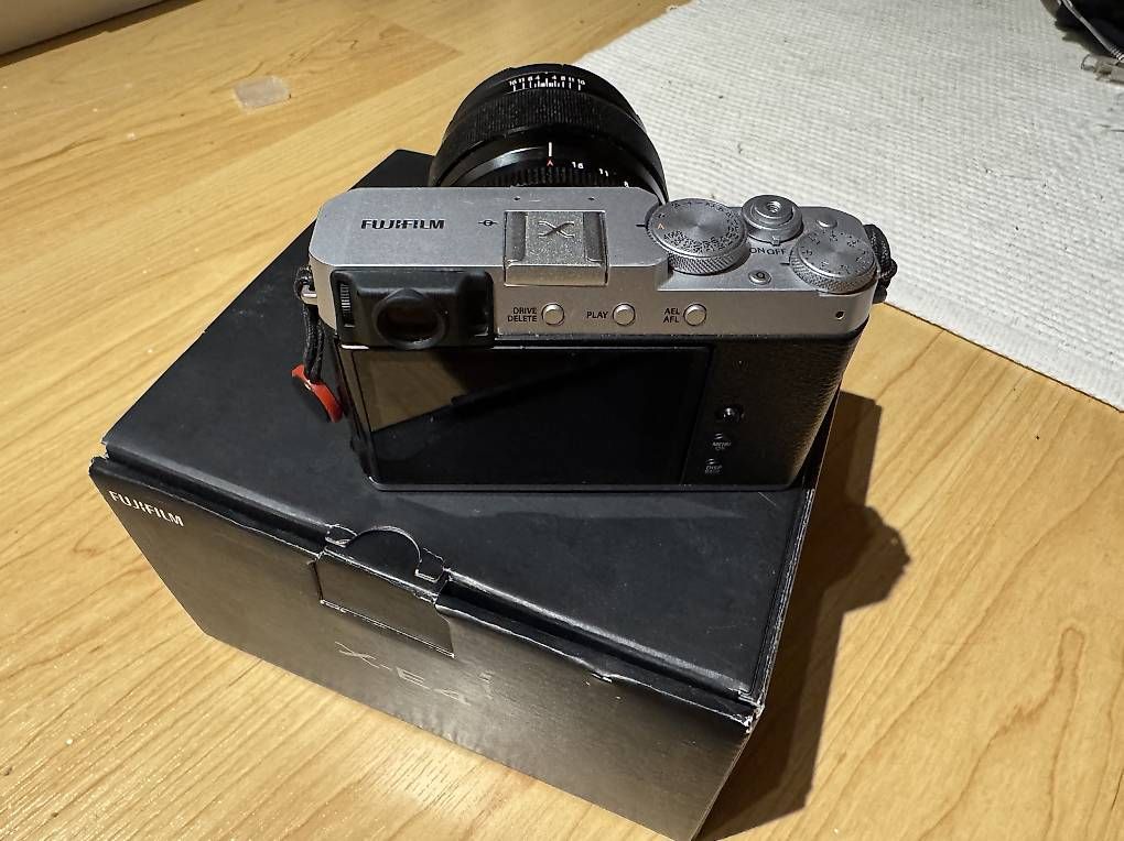 Fujifilm Appareil photo: FujiFilm X-E4 (ohne Objektiv) – D'occasion à Unterseen par paromaka 2
