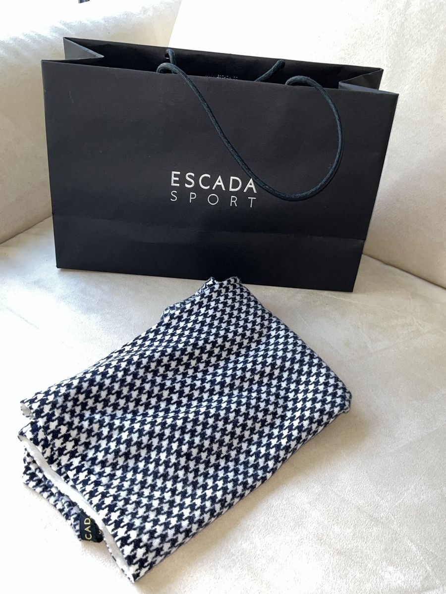 Escada Maglioni & Felpe: Pulli Escada Hr.34 XS – Usato da Stäfa venduto da Exclusive0 1
