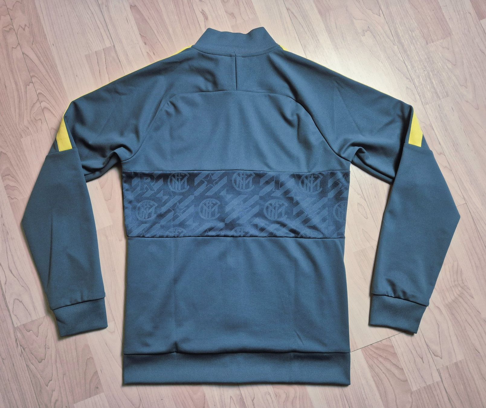 Nike Giacche: Nike 19/20 Inter Mailand Jacke Grösse S – Nuovo (secondo la descrizione) da St. Gallen venduto da CaliSunshine 1