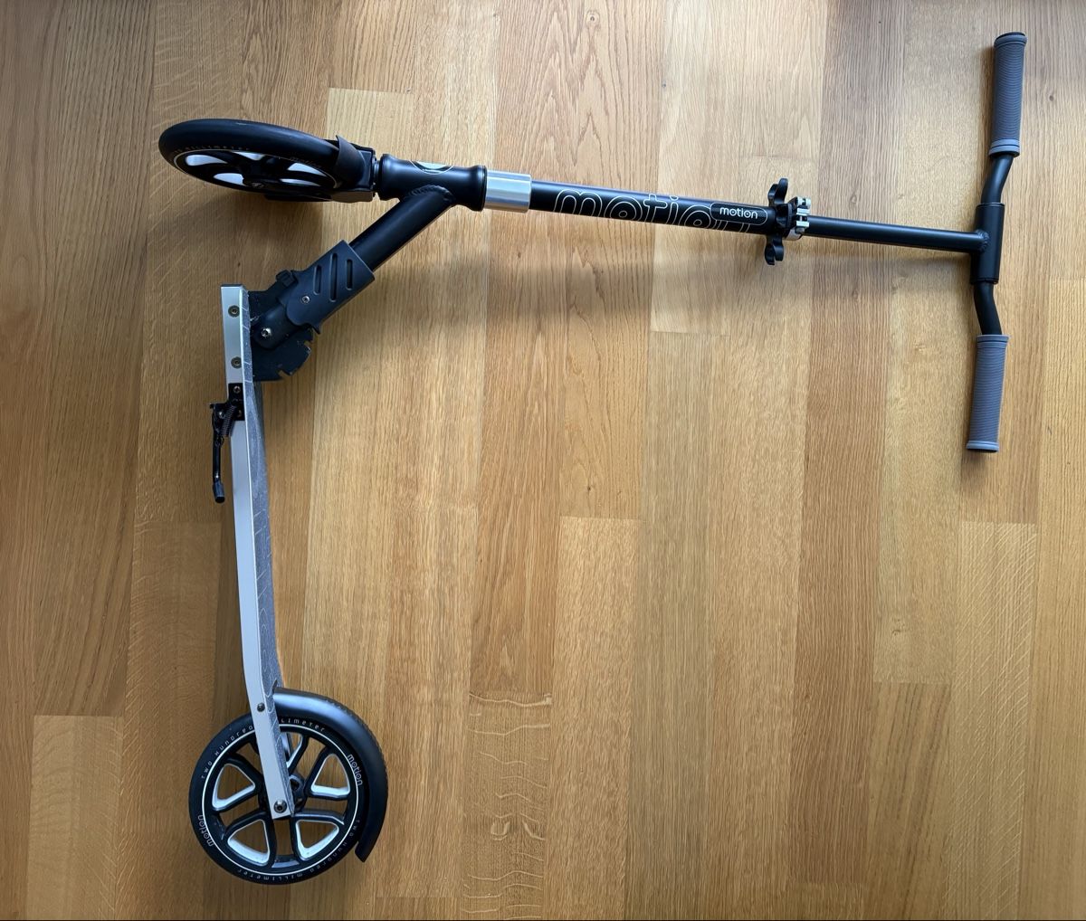 Veicoli per bambini: Trottinette Motion City Speedy – Usato da Nyon venduto da Squalliv 4