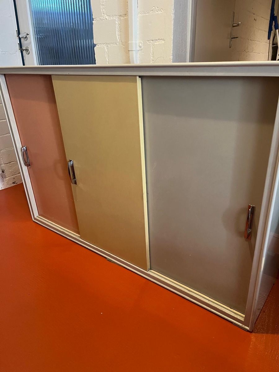 Cassettiere: Vintagekommode/Sideboard ca 1965-1975 farbig – Usato da Münchenstein venduto da ToThoGe