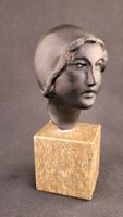 Bronze-Portrait auf Stein-Sockel
