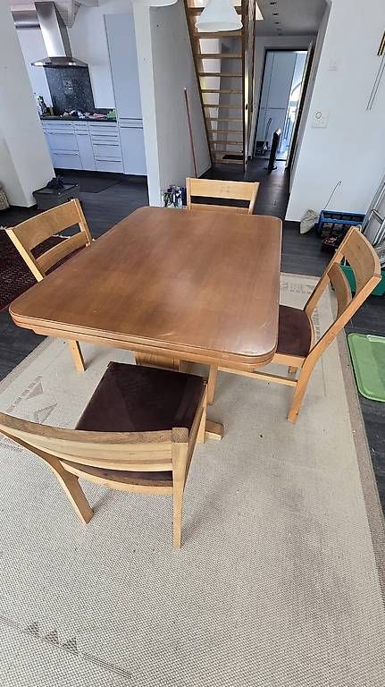 Set di tavolo e panche: Tisch mit 4 Stühlen – Usato da Bürglen TG venduto da urs_tf5d