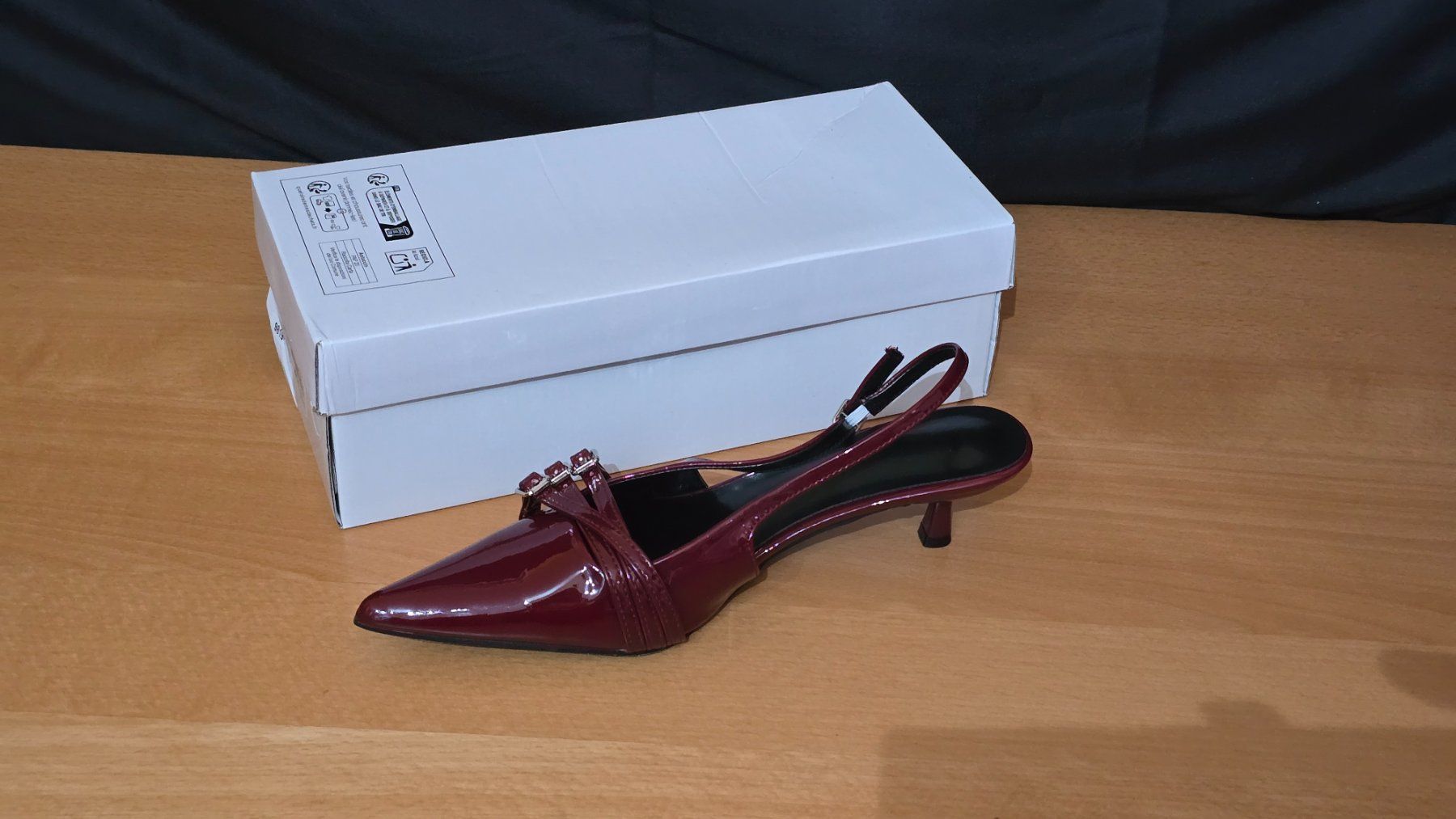 Scarpe da donna: Slingback Pumps - 39 - Dark Red Lack - Kitten Heel – Nuovo (secondo la descrizione) da Thalwil venduto da VitaMini 1