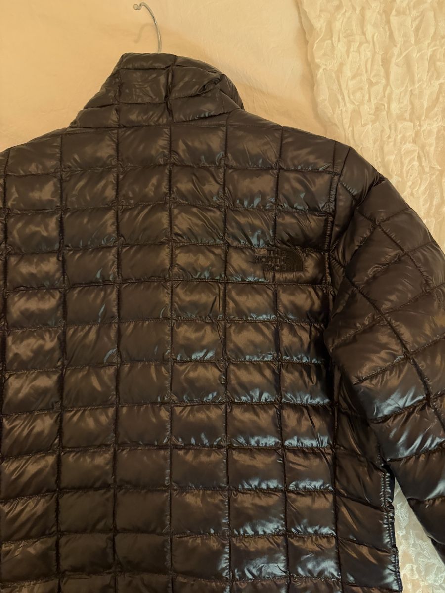 North Face Jacken: North face quilted black jacket – Gebraucht aus Zürich von cri_6vzh 3