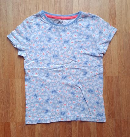 🌿💙 F&F Kids T-Shirt mit Blumenmuster Gr. 116 (5-6 Jahre)