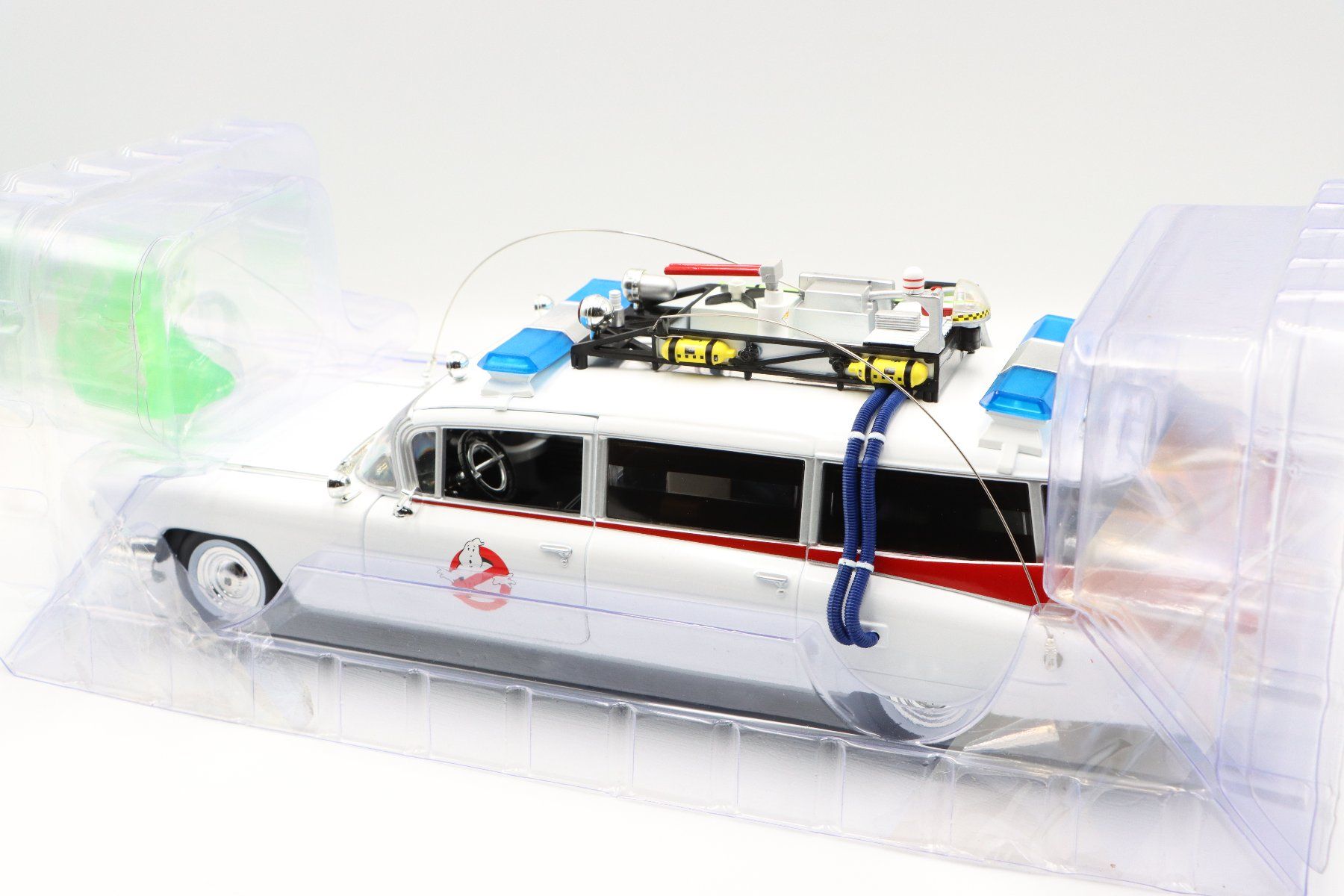 Cadillac Modellini d'auto: Cadillac Ecto-1 1959 Ghostbusters 1:18 AutoWorld – Nuovo e nell'imballaggio originale da Bühl b.Aarberg venduto da modelldiecast 4
