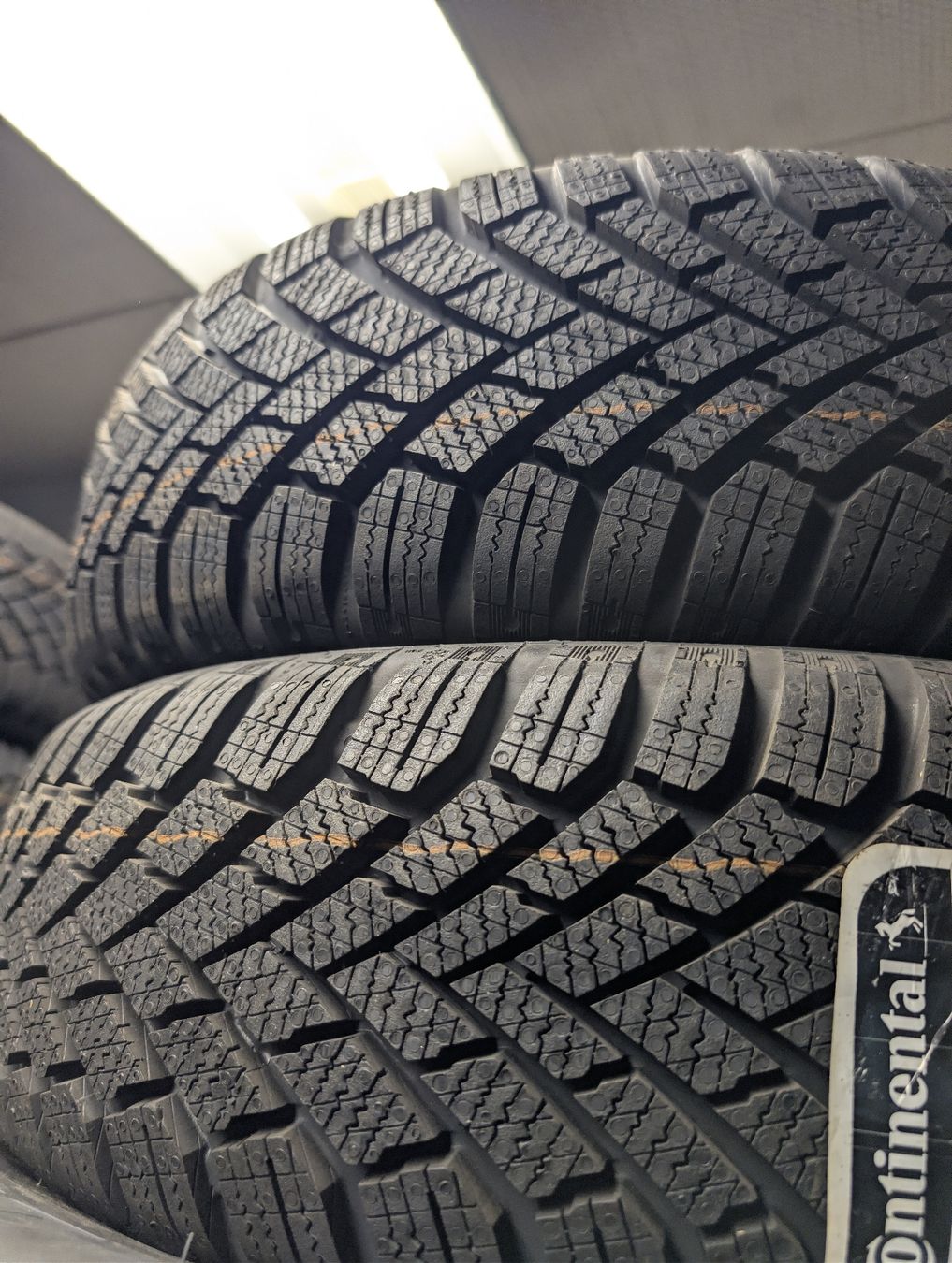 Continental Pneus & Roues: Winterreifen  – Neuf avec emballage d'origine à Dürrenäsch par Pneu-Idris 1