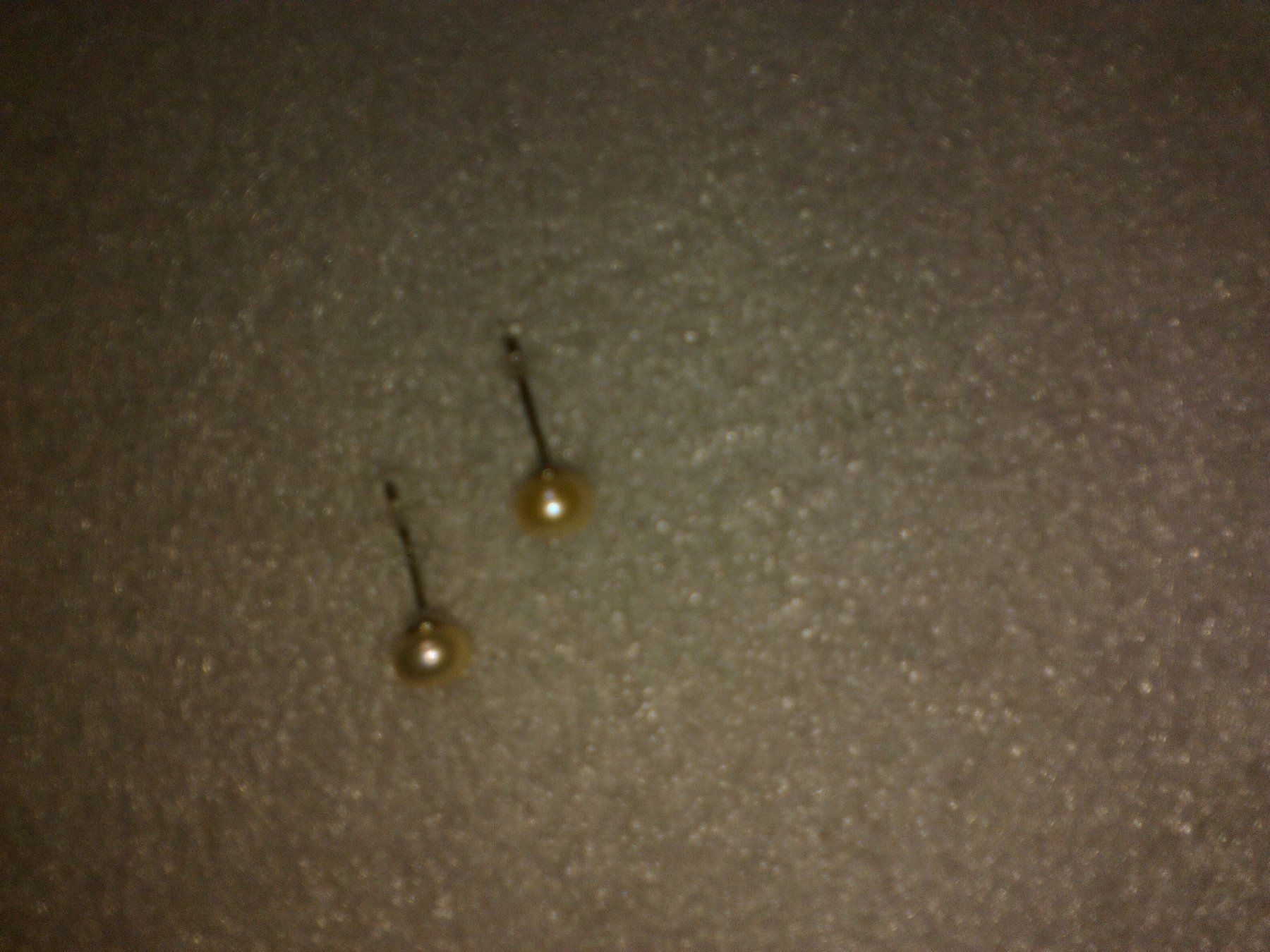 Boucles d'oreille: OHRRINGE MODESCHMUCK,,MIT KUSTLICH PERLEN,,BEIGE FARBE – Neuf (Voir description) à Basel par bijoutrie_4