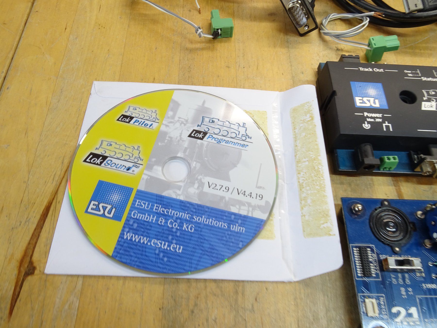 Esu Modellini di ferrovie: ESU 51900 + 53451 Lok Programmer und Prüfstand – Usato da Wohlen AG venduto da Bricktoys 3