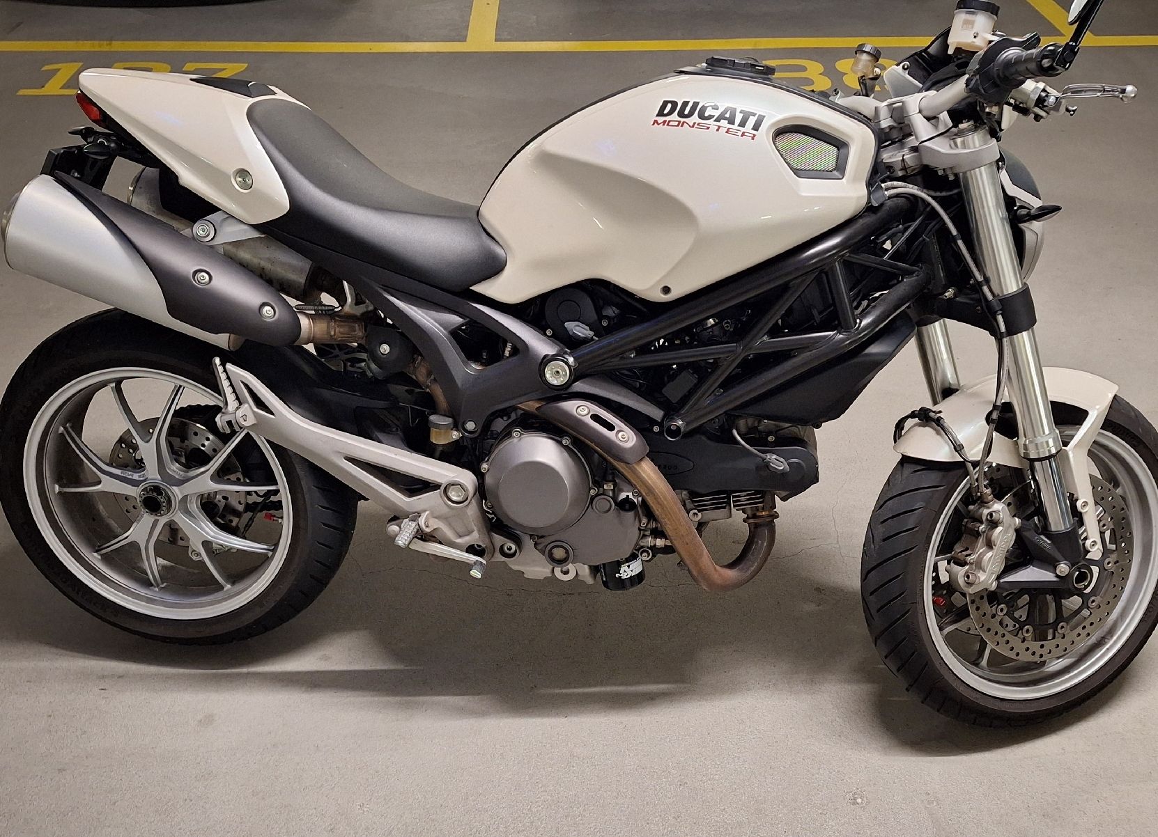 Ducati Strada: Ducati Monster (s)ABS – Usato da Urtenen-Schönbühl venduto da MrDaCrank 1