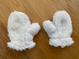 Süsse Babyhandschuhe ca 6-12 M
