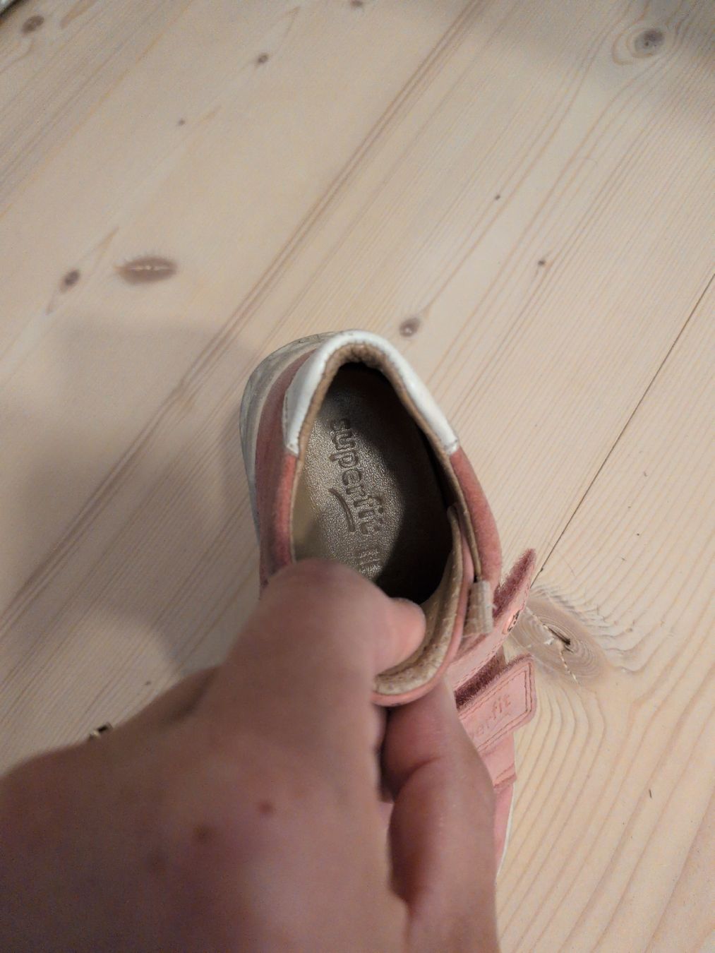 Superfit Schuhe für Mädchen: super fit Turnschuh Gr. 24 – Gebraucht aus Oberhelfenschwil von Tattar 3