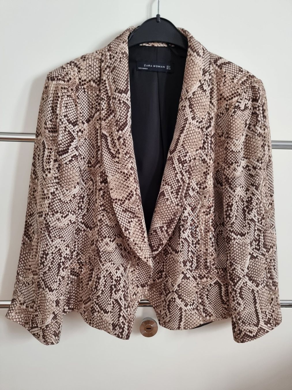 Zara Anzüge & Kostüme: Zara - Crop Blazer Schlangenmuster – Gebraucht aus Zürich von Nala2811 1