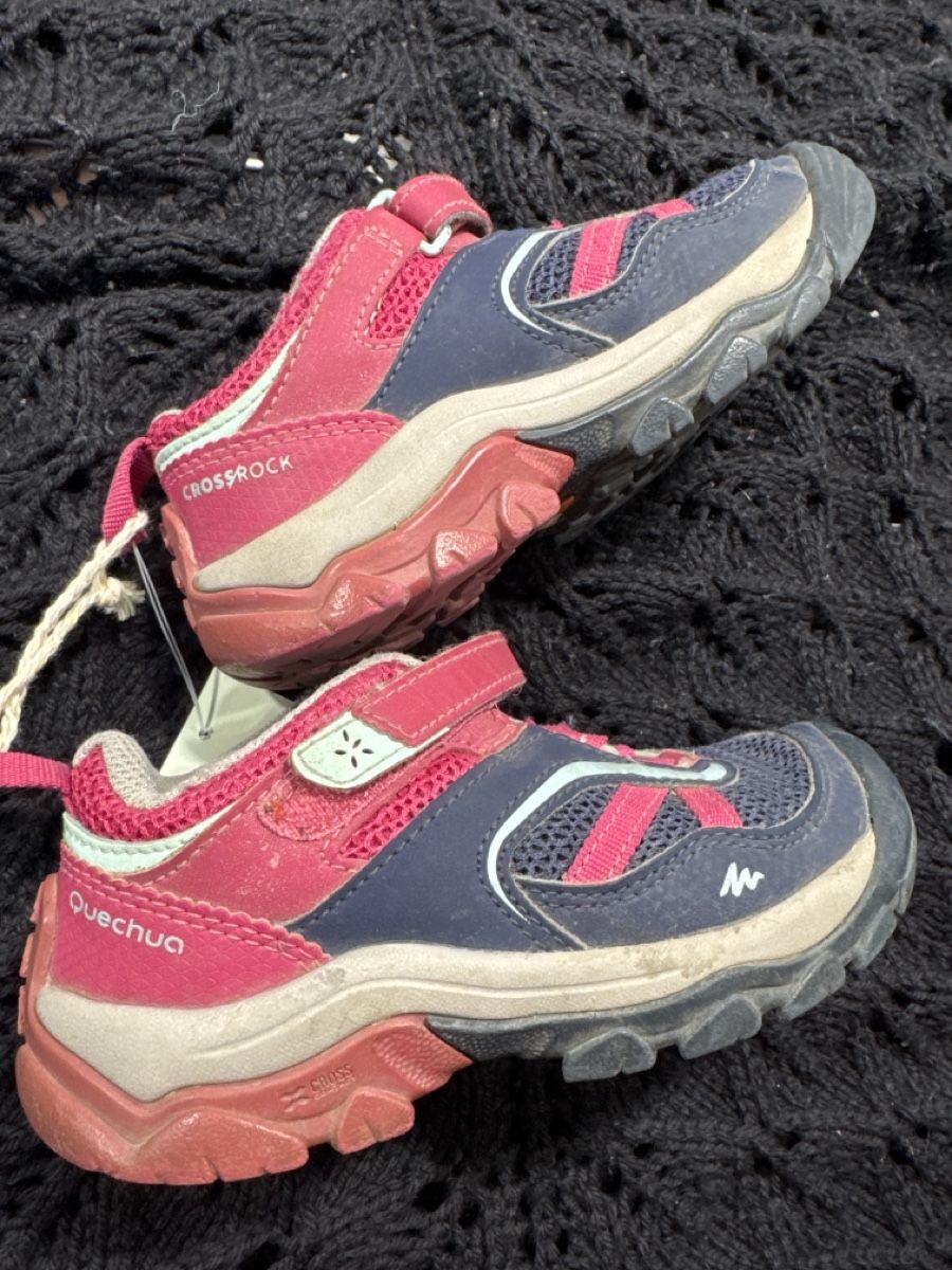Decathlon Scarpe per ragazze: Quechua Wanderschuhe, Gr. 26 – Usato da Grabs venduto da Shelly_87 2
