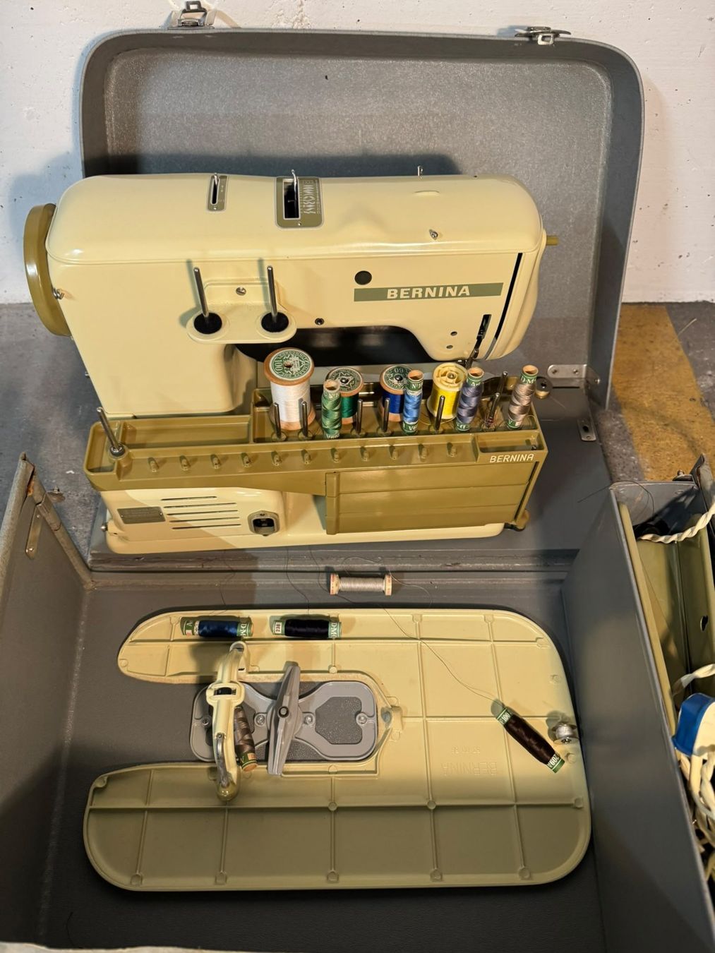 Bernina Machines à coudre: Bernina Nähmaschine – D'occasion à Steffisburg par Blaukreuzbrocki.Thun 1