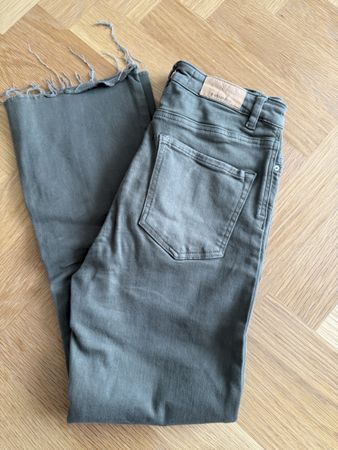 Damen Jeans Stradivarius grün Grösse 38