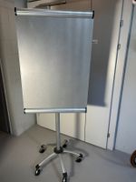 Flipchart fahrbar silber schwenkbar gebrauchter Zustand