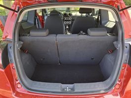 Mitsubishi Colt 1.1 5-Tuerer rot 156093km 