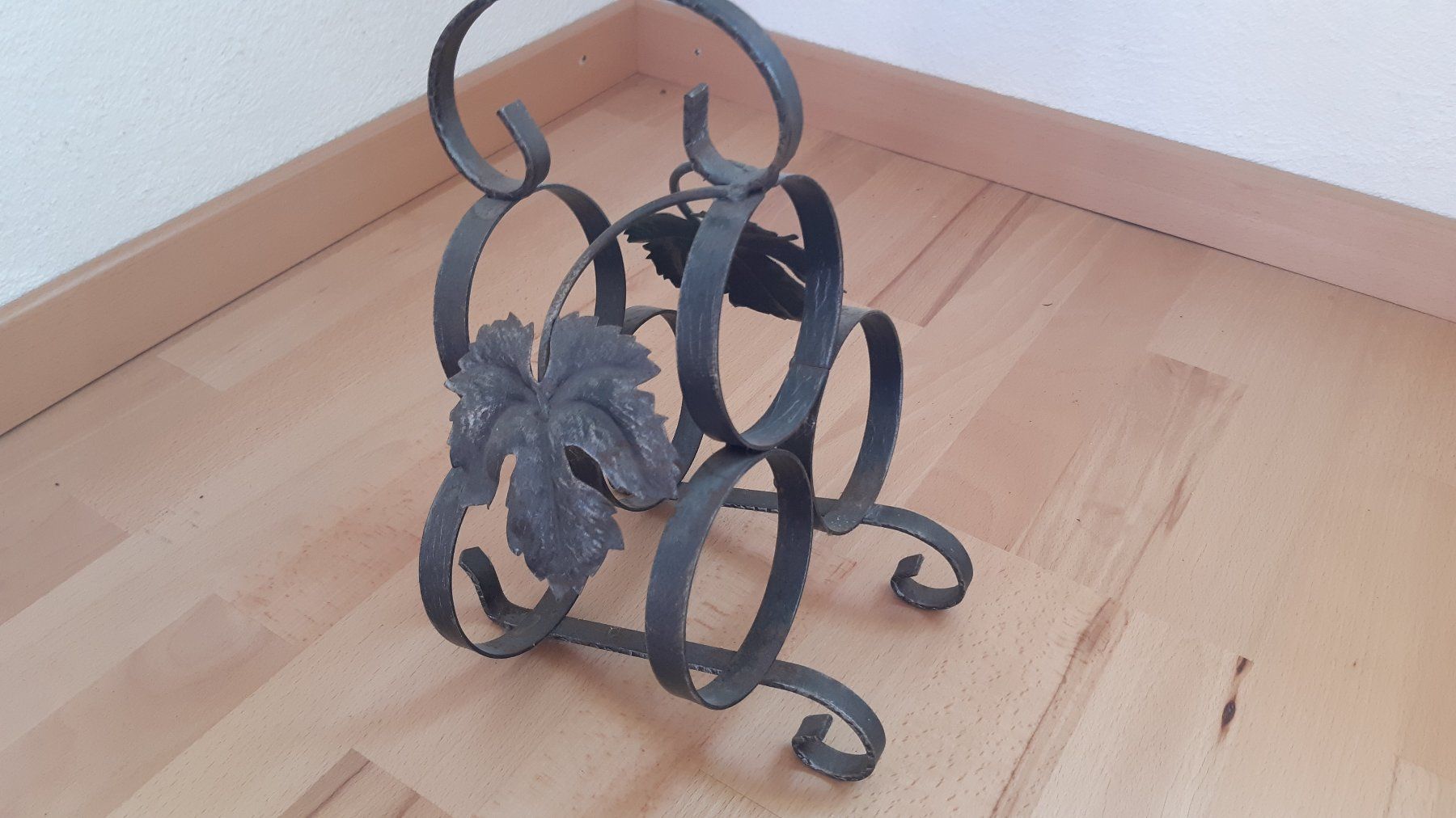 Weingestelle & -ständer: Weinhalter für 3 Flaschen – Gebraucht aus hinwil von tho_j6kz