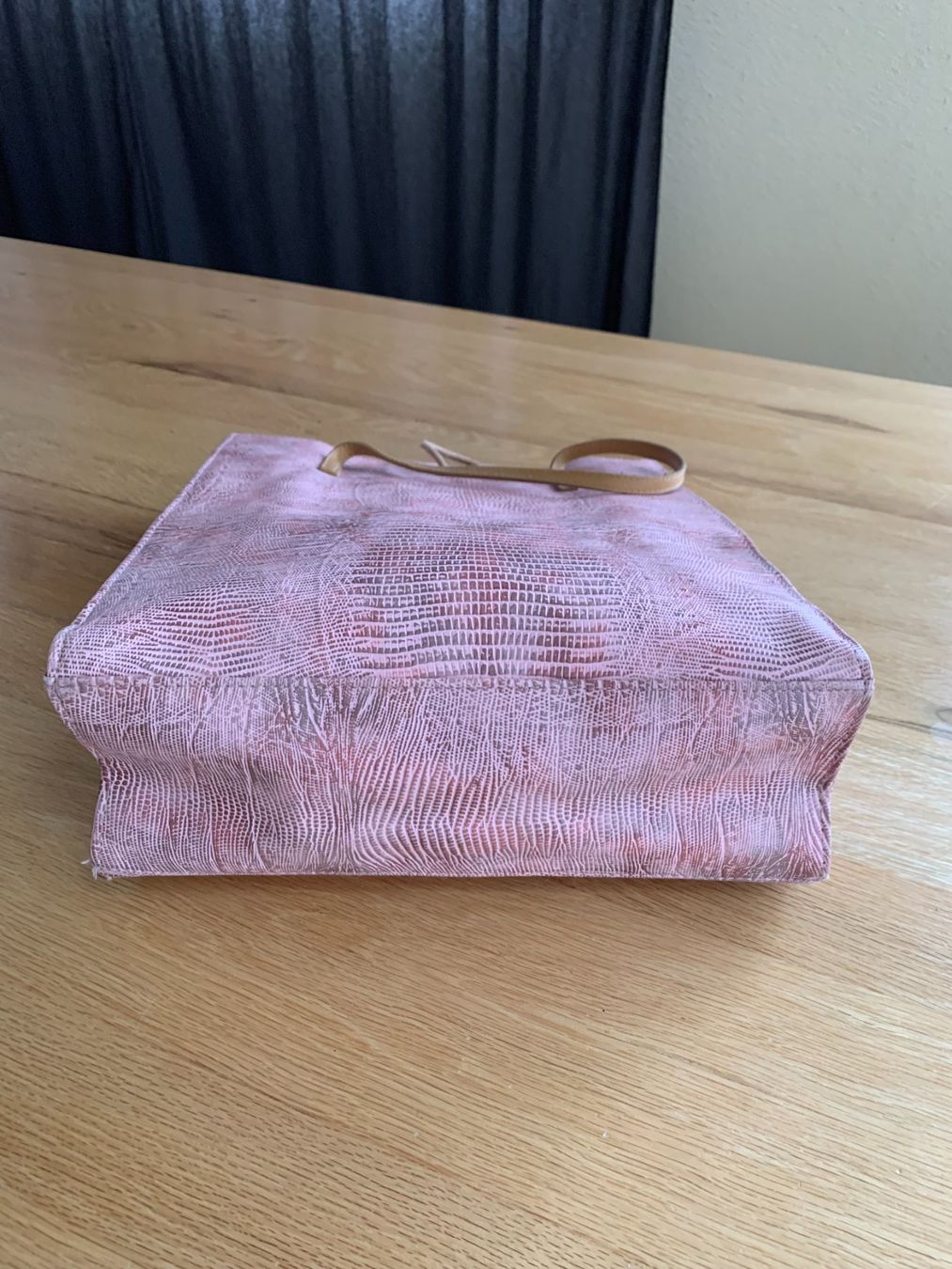 Taschen für Damen: Tasche rosa in Krokodiloptik – Gebraucht aus Nendeln von smile020 3