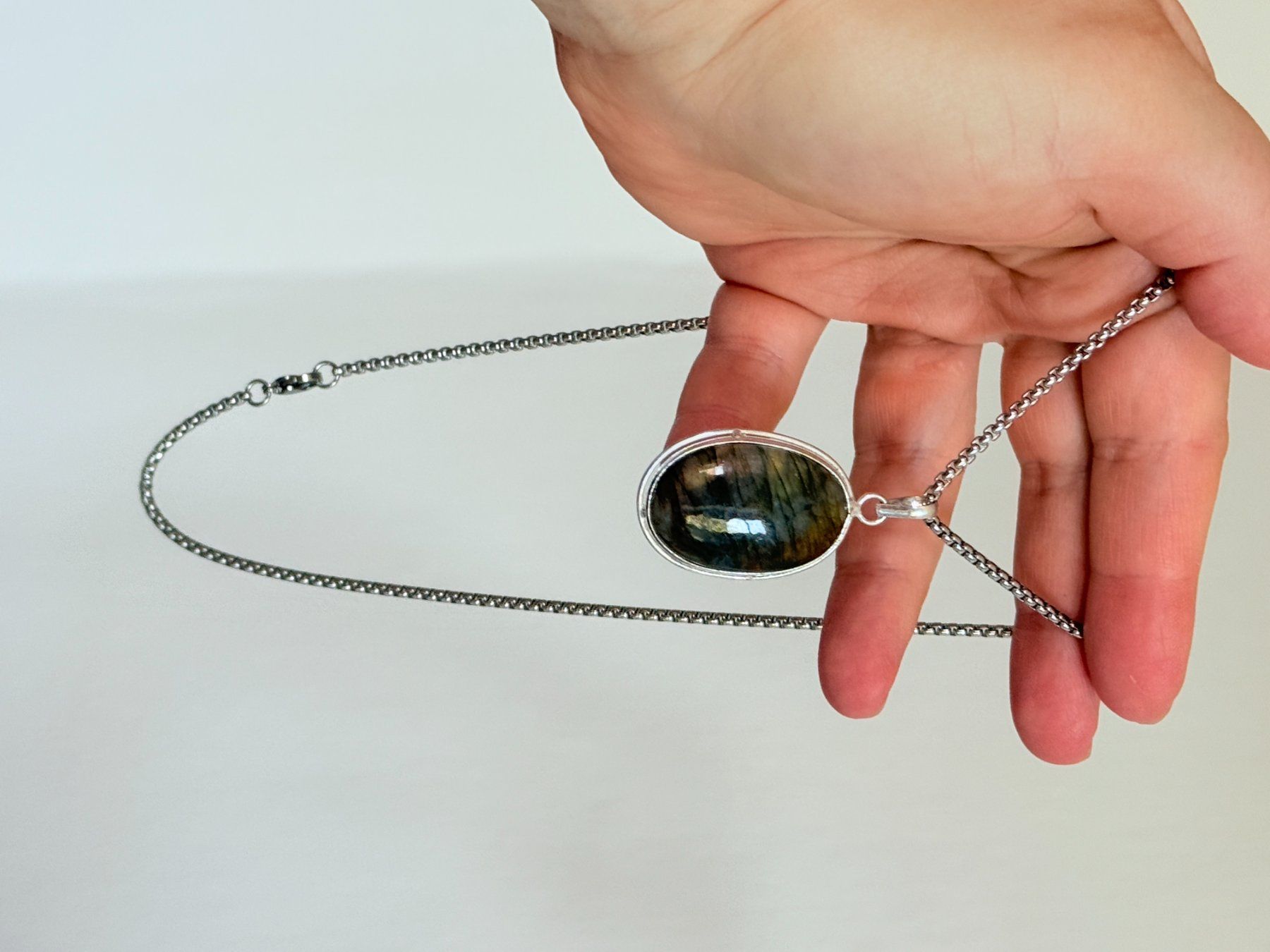 Ketten: Collier avec labradorite - Élégant & Naturel! – Neu und originalverpackt aus Genève von AWWA 9