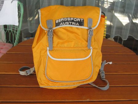 Bergsport Austria - Vintage  Rucksack  in Farbe Orange !