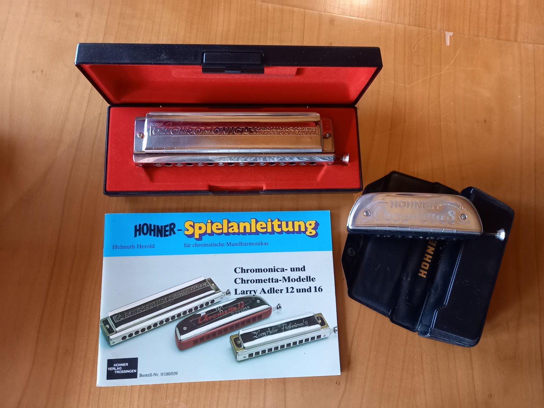 Hohner Strumenti musicali: 2 Mundharmonikas Hohner Chromatica klein und gross – Usato da Oberembrach venduto da peeeg