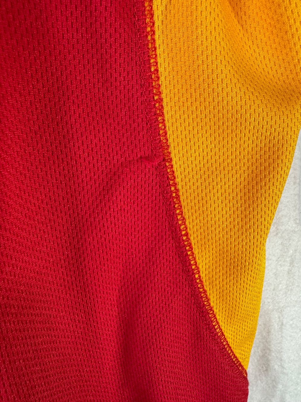 Leibchen & Hosen: Spanisches Trikot Fan Shirt Gr. L – Gebraucht aus Grosswangen von second_hand_dress 6